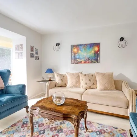 Modern Cozy Private Garden 2bd Hidden Gem 268 Estambul